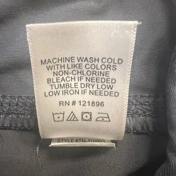 Title nine Gray Athletic Performance Shorts - Picture 5 of 8